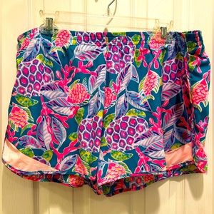 Lilly Pulitzer NWT, XL Ocean Trail Shorts, Maldives Green Turtle Wave